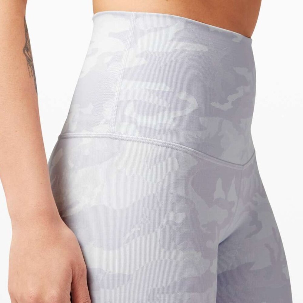 ✨ Lululemon Wunder Under High-Rise Crop 23” | Incognito Camo Alpine White ✨ - Picture 5 of 13